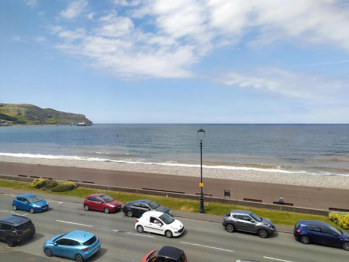 Frosty Towers Bed & Breakfast Llandudno Exterior foto
